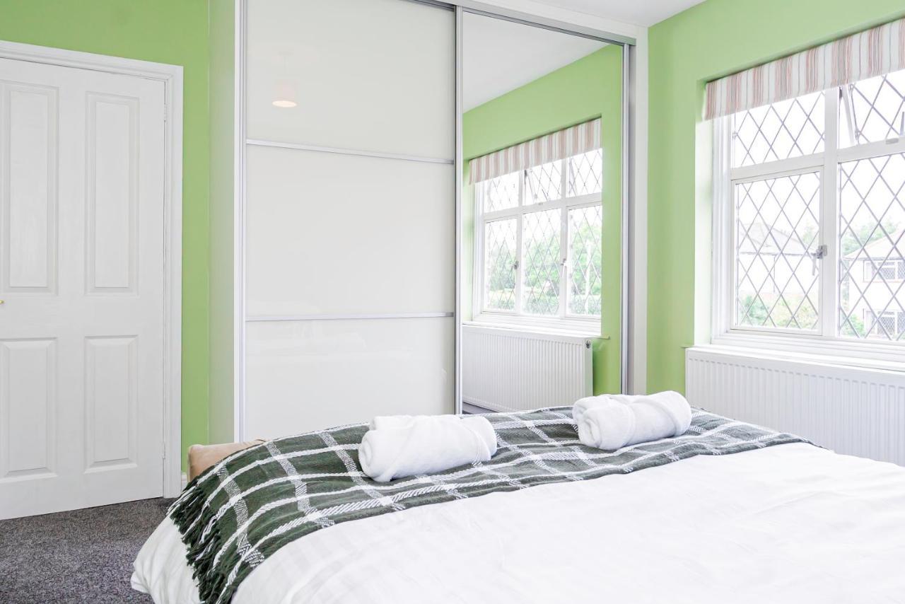Stunning Place, Close To Windsor & Heathrow & Private Parking Burnham  Ngoại thất bức ảnh